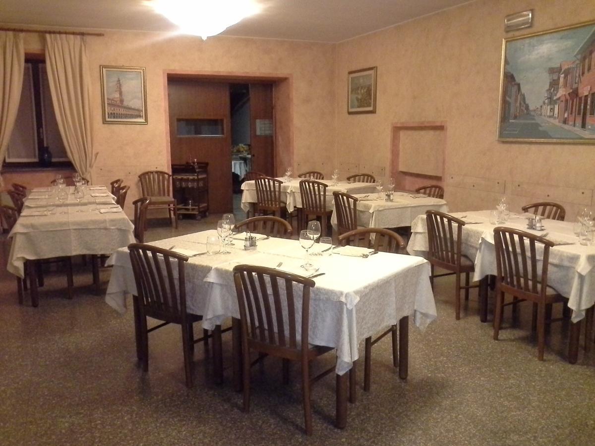 Hotel Ticino Ristorante Chierico Carbonara al Ticino Dış mekan fotoğraf
